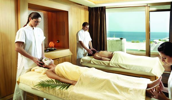 Relax and unwind together at Zighy Bay