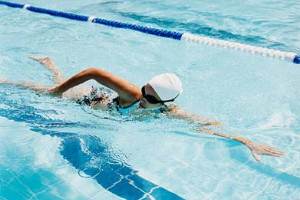 swimming to prepare for a fitness holiday